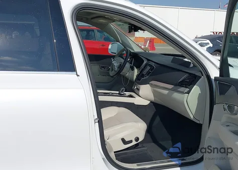 2024 Volvo Xc90 Recharge Plug-In Hybrid T8 Plus 6-Seater from USA, damaged, VIN YV4H60LE8R1212139